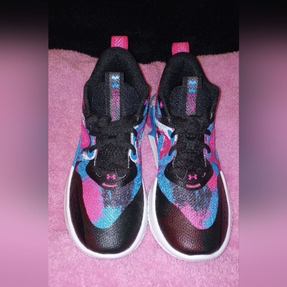 New W/O Tags Womens Under Armour Flow Breakthrough 3 Basketball Shoes, Size 7.5